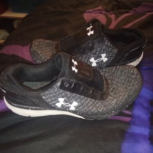 Women's shoes under armour